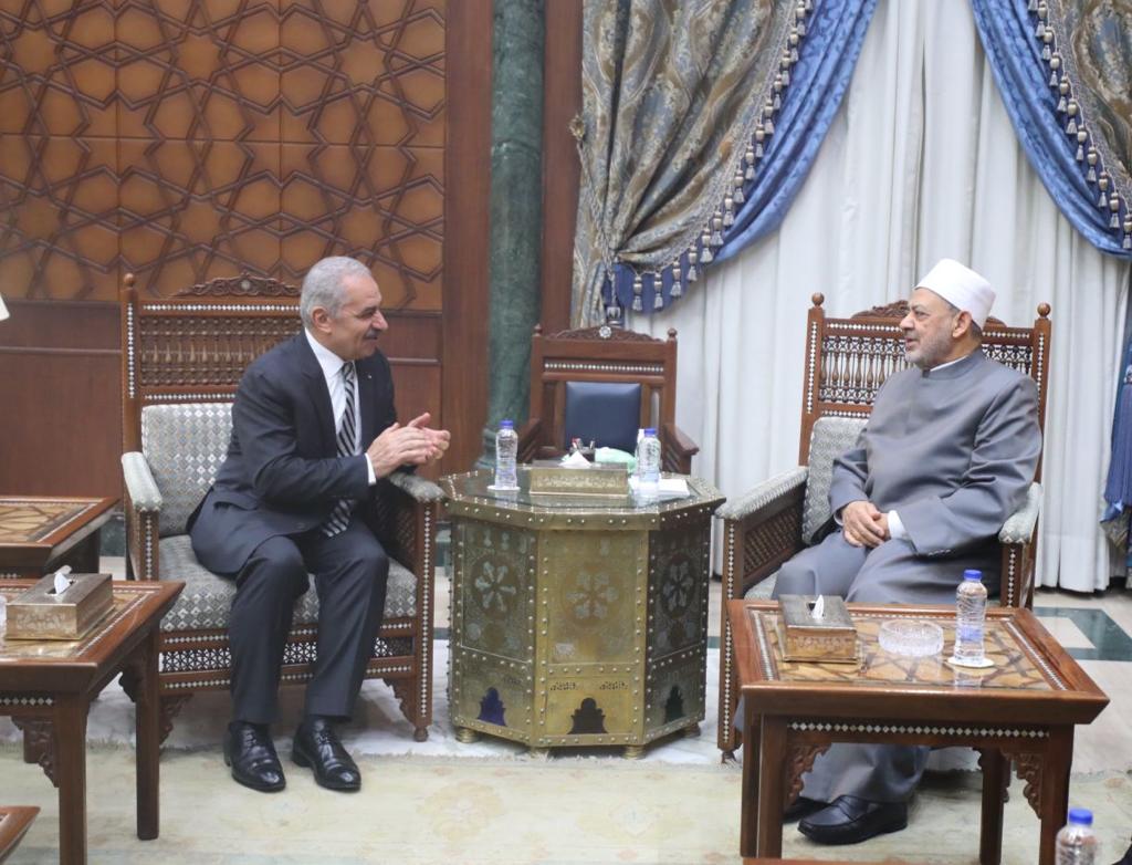شيخ الأزهر مع رئيس الوزراء الفلسطيني